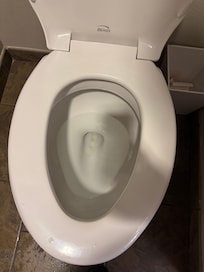 Y la habitación q me dieron después de 2:30 con el baño sucio