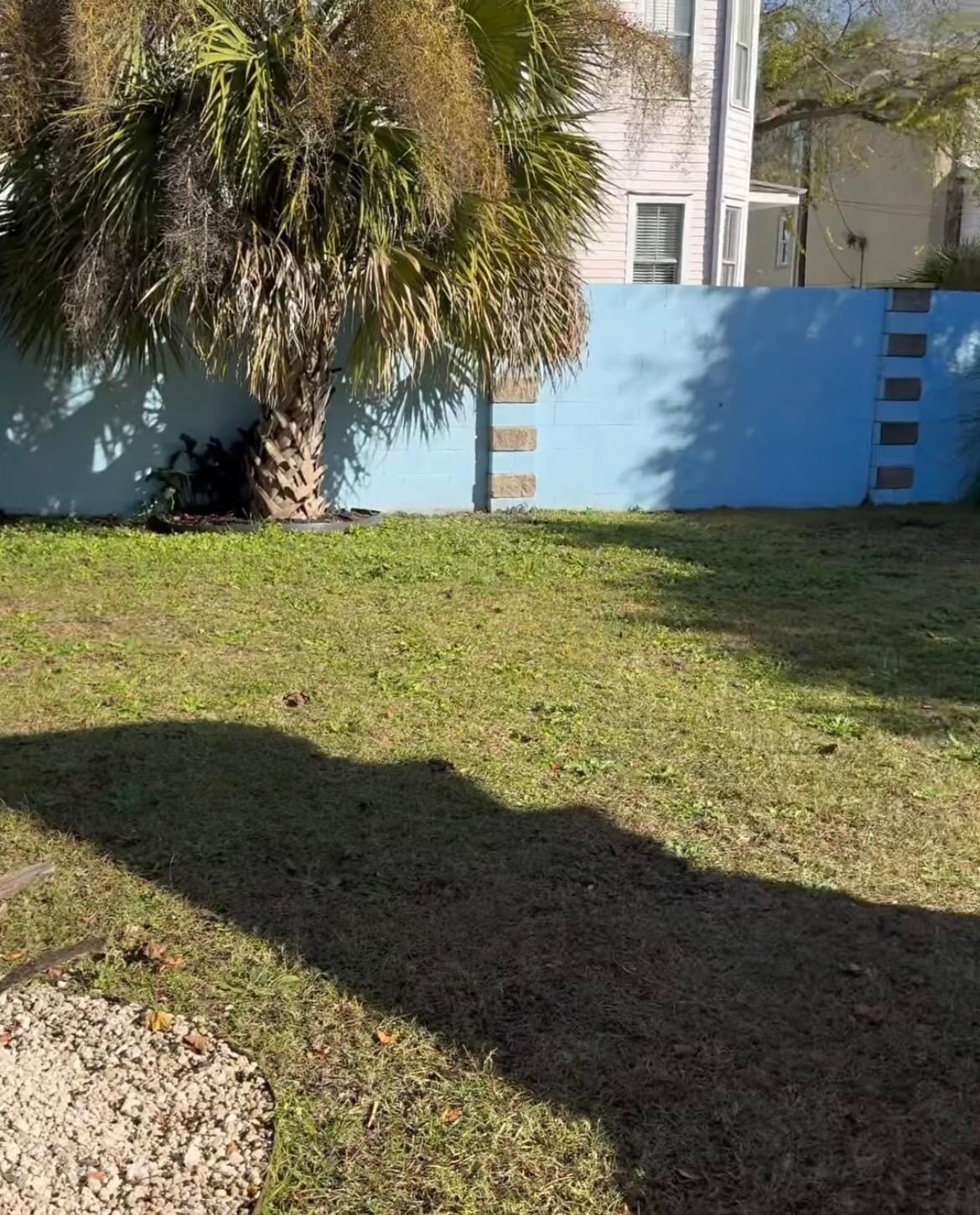 Nice high privacy fence