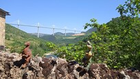 Viaduc de Millau à Peyre