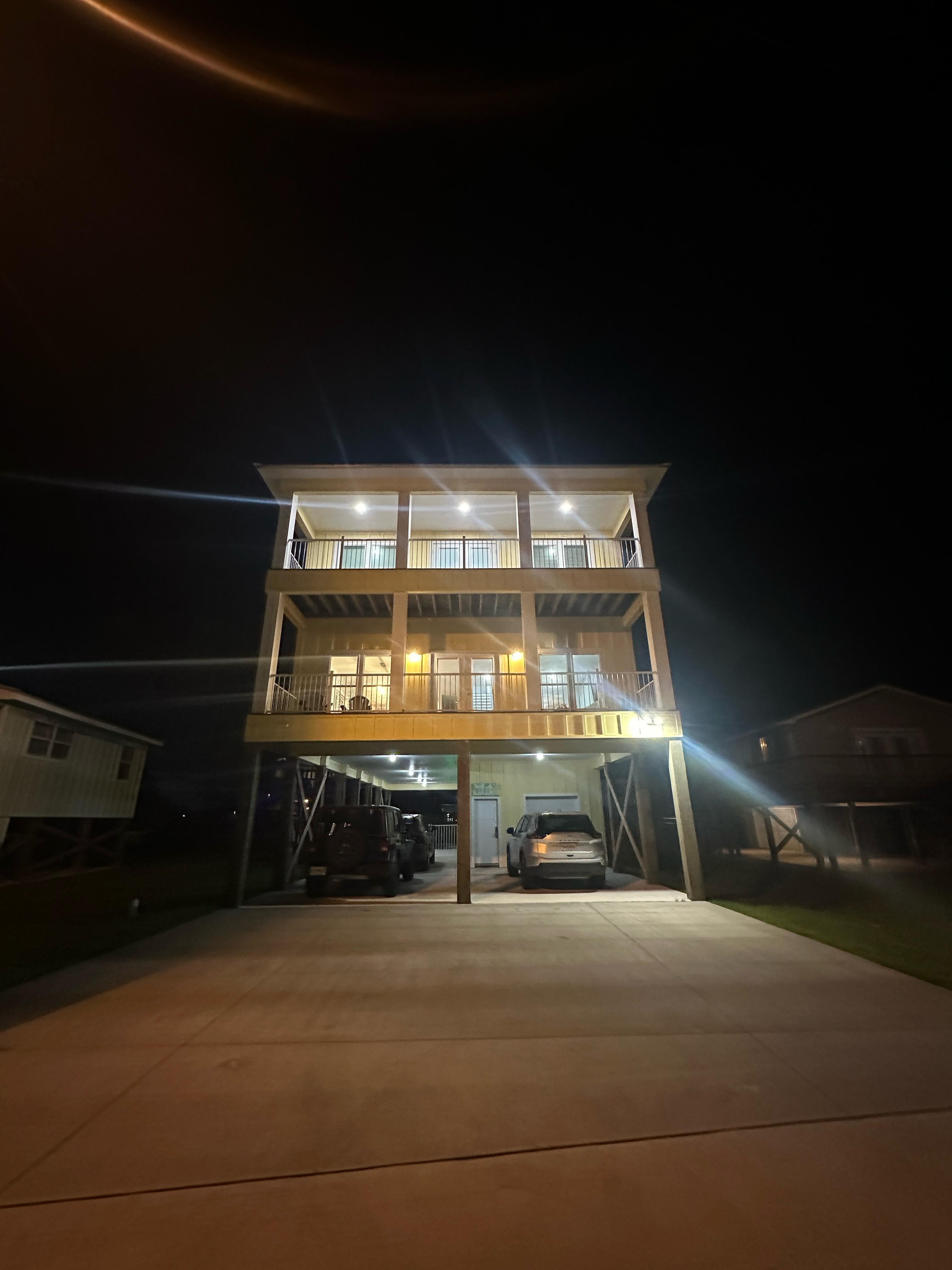 Dreezy's at night