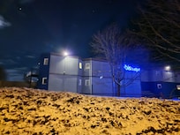 Das Hotel besteht aus zusammengefügten Containern