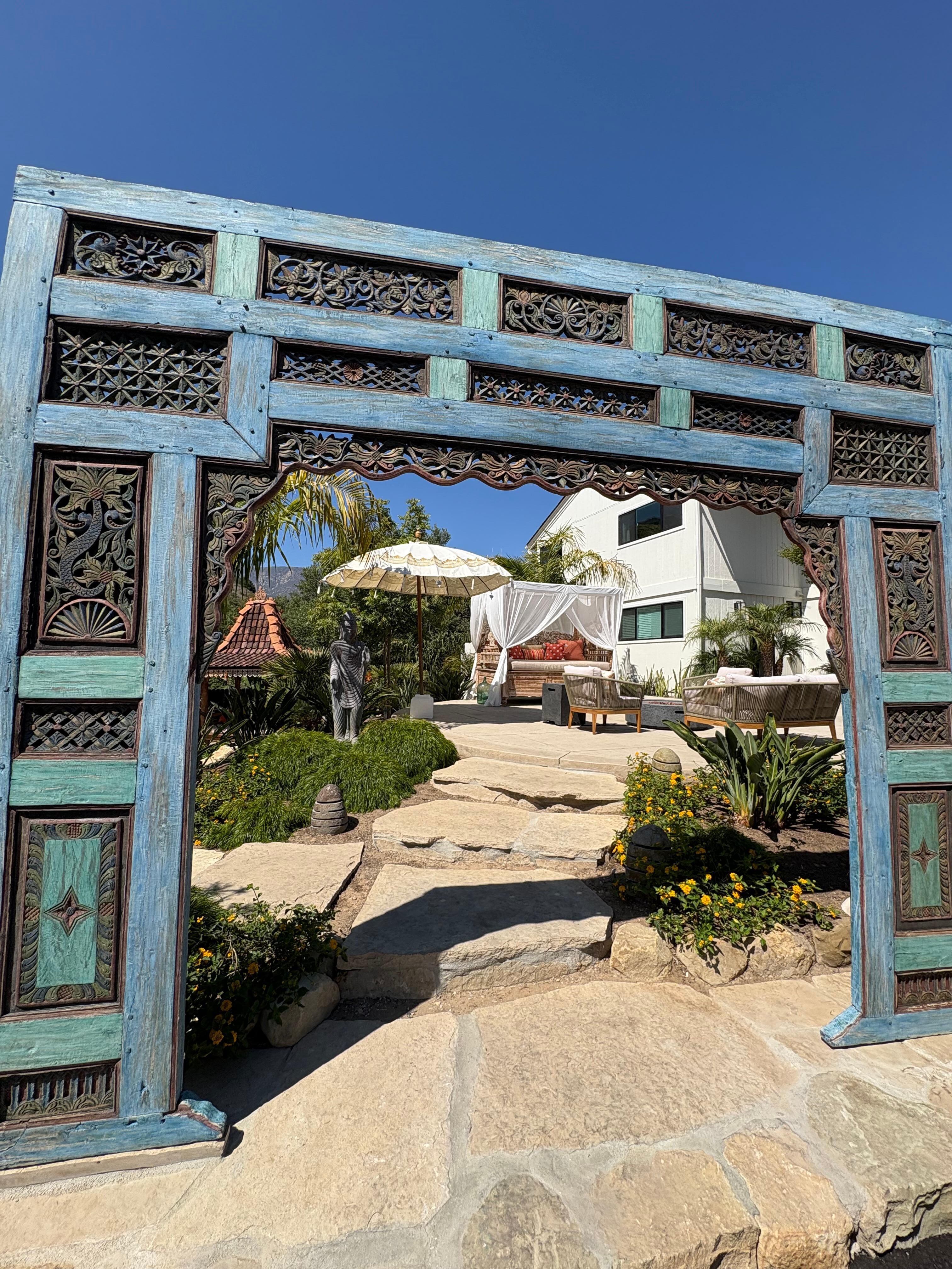 Entrance to the amazing garden. 