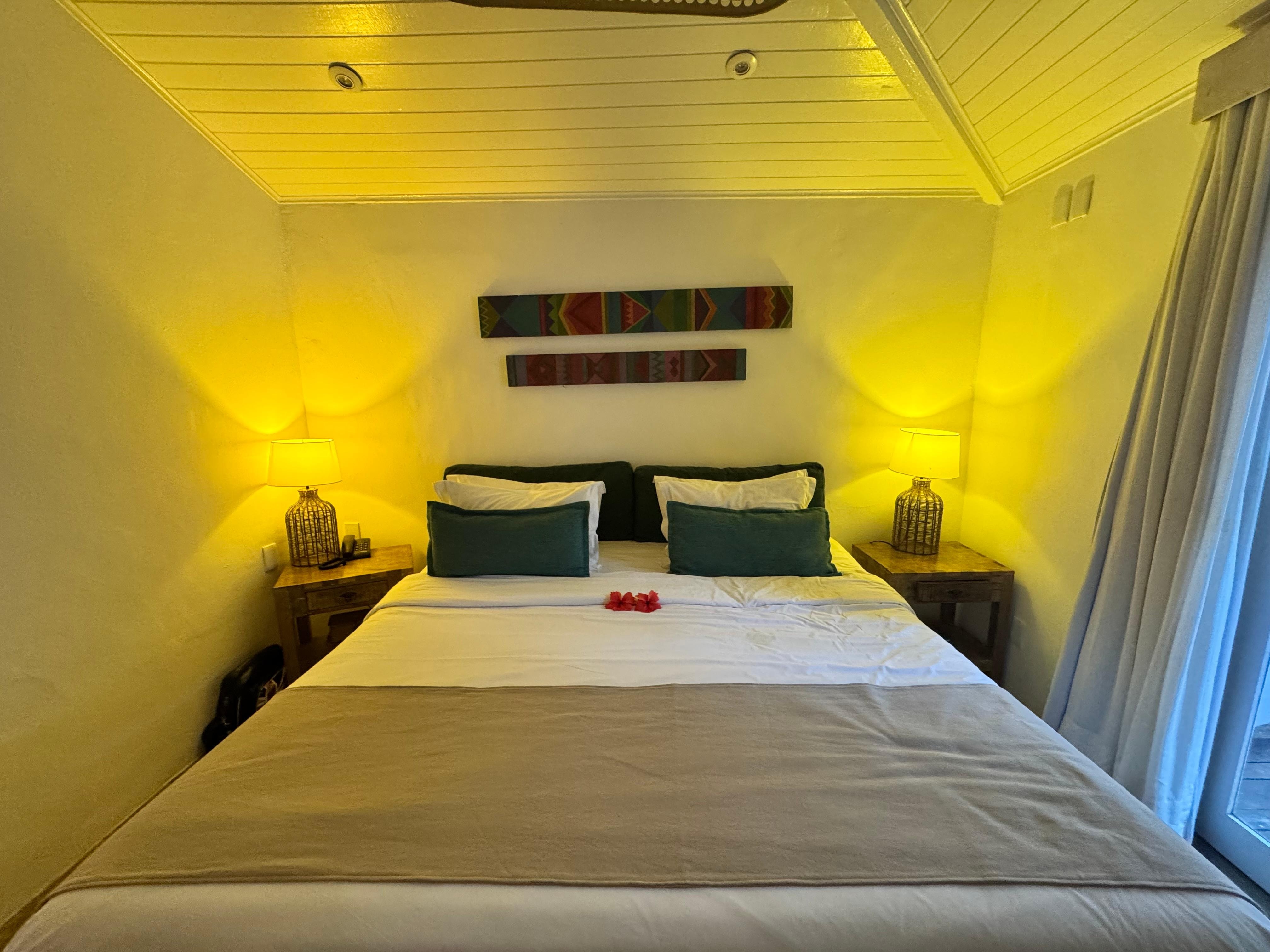 King size bed 