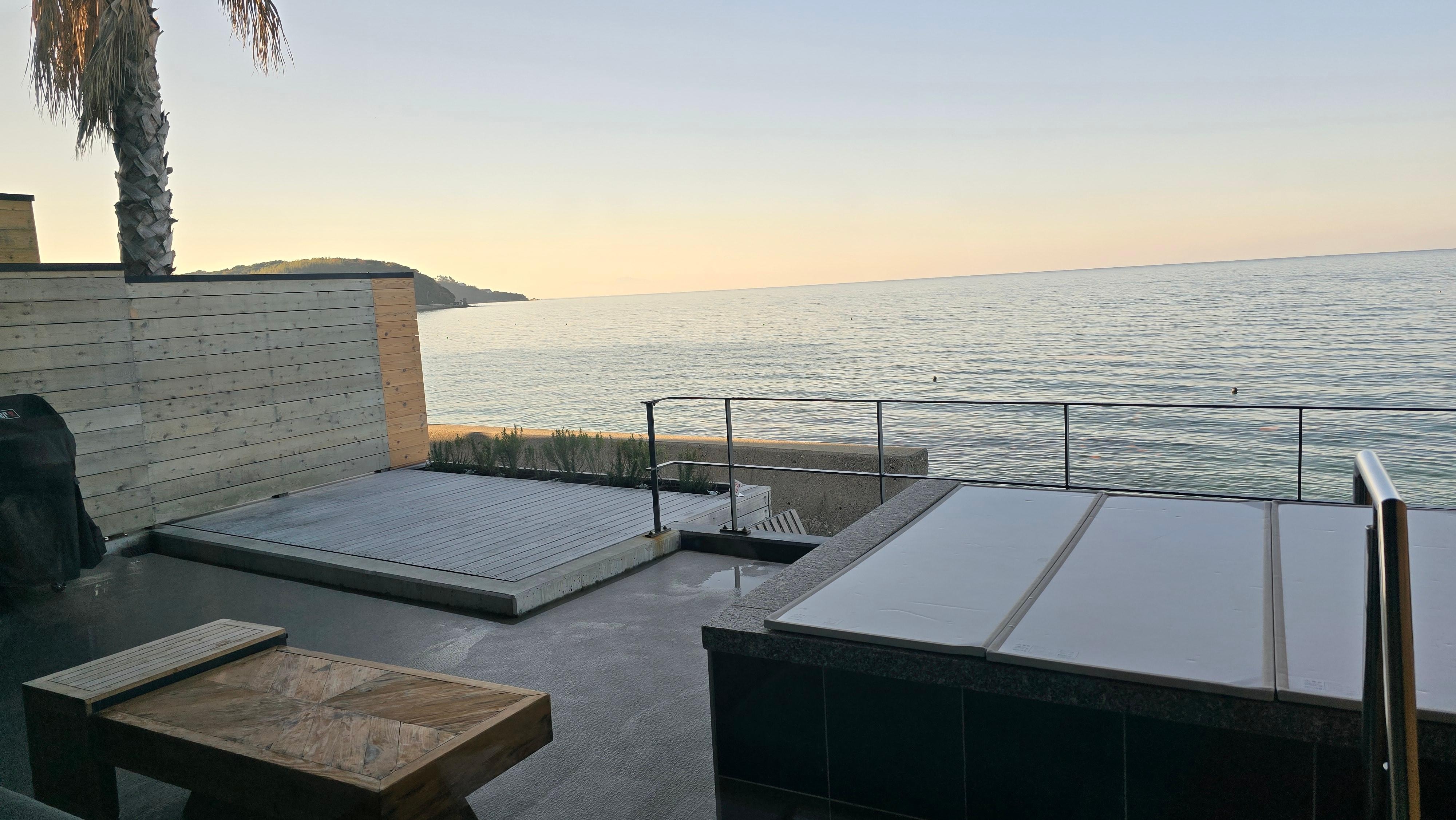 露天は最高です！テラスでゆっくりティータイム