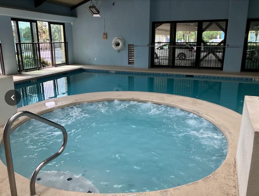 hot tub / indoor pool