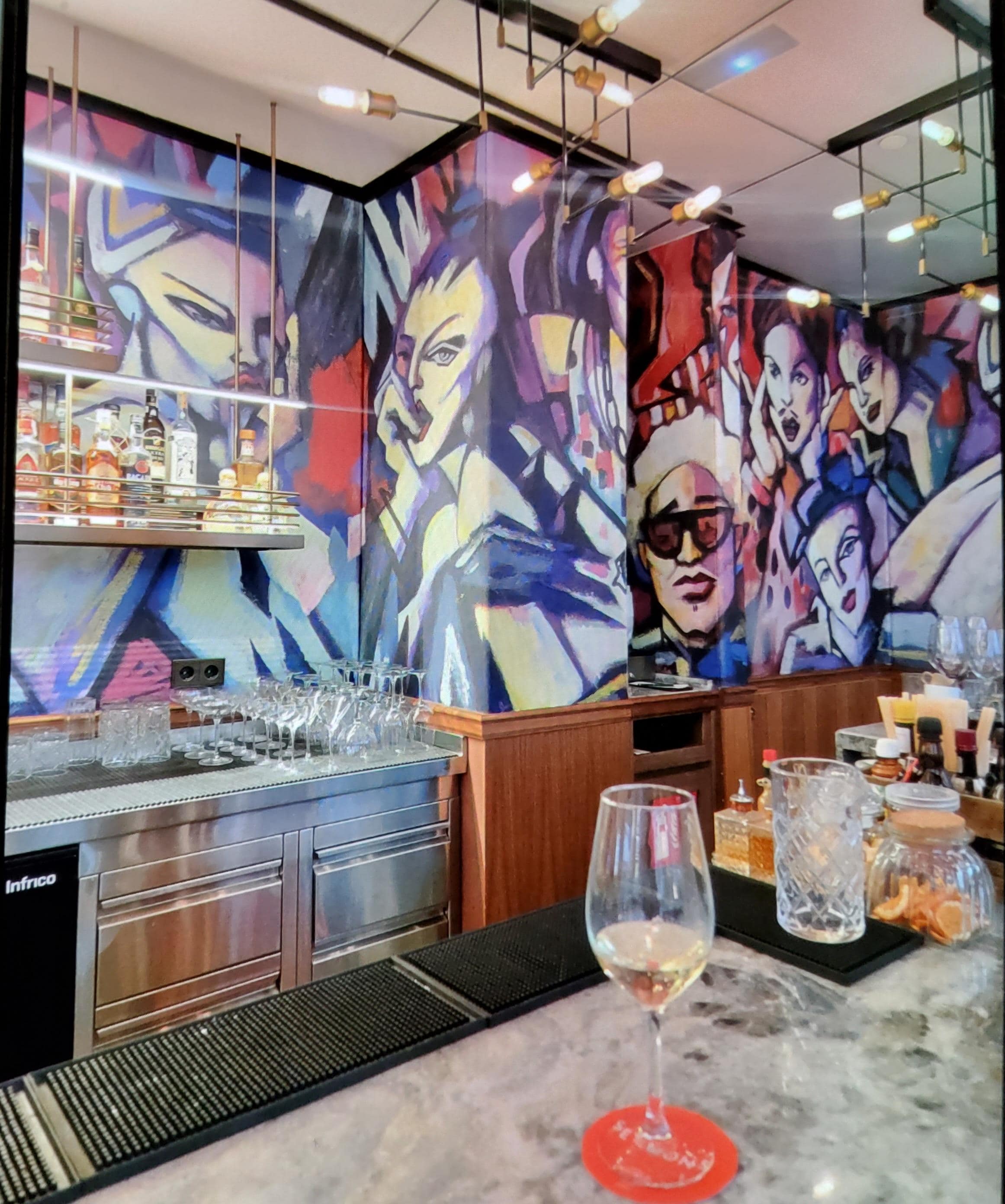 Lobby bar
