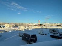 ホテル前にバス停があり便利