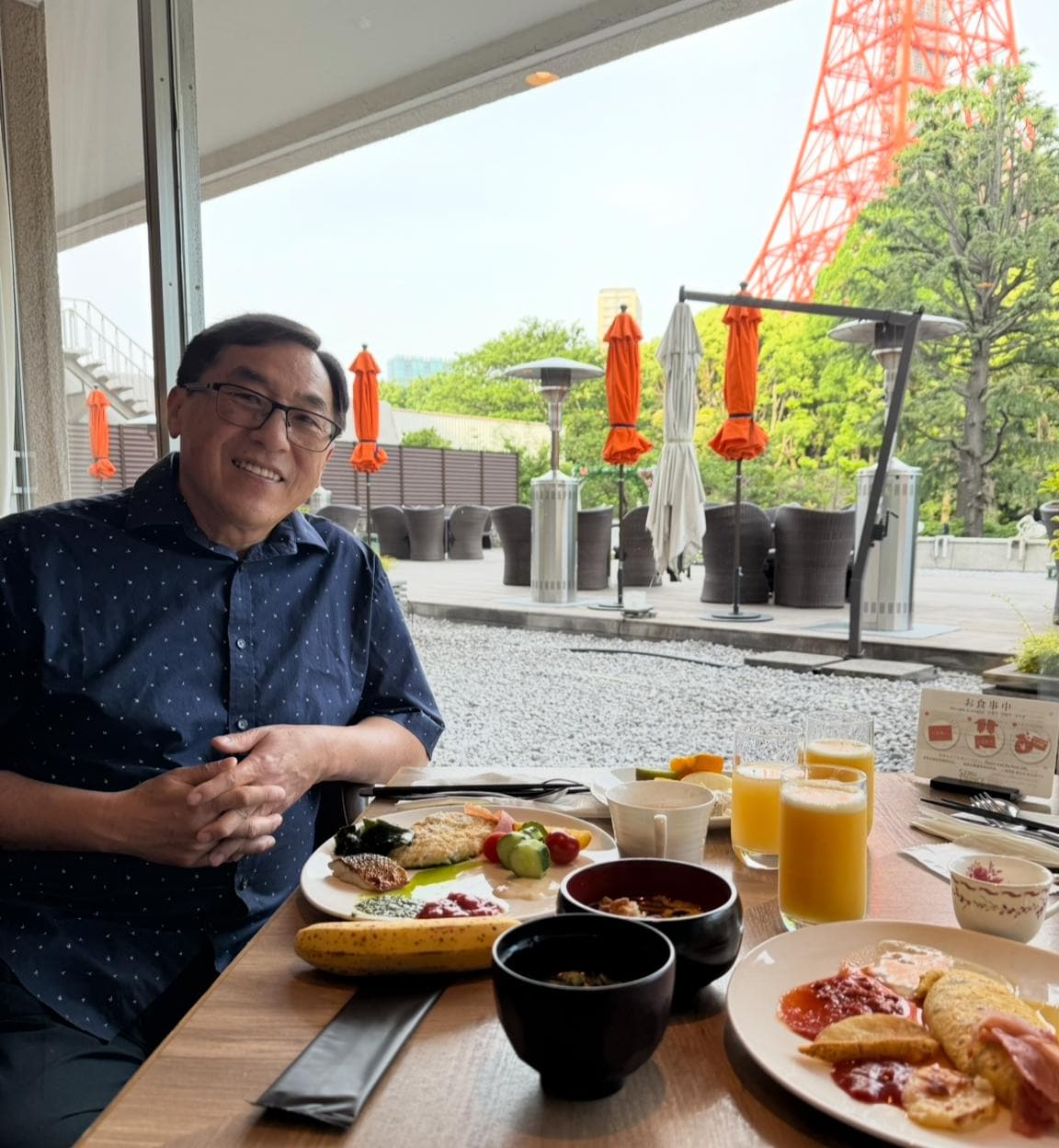 Breakfast buffet with an excellent view.