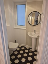 Main bathroom