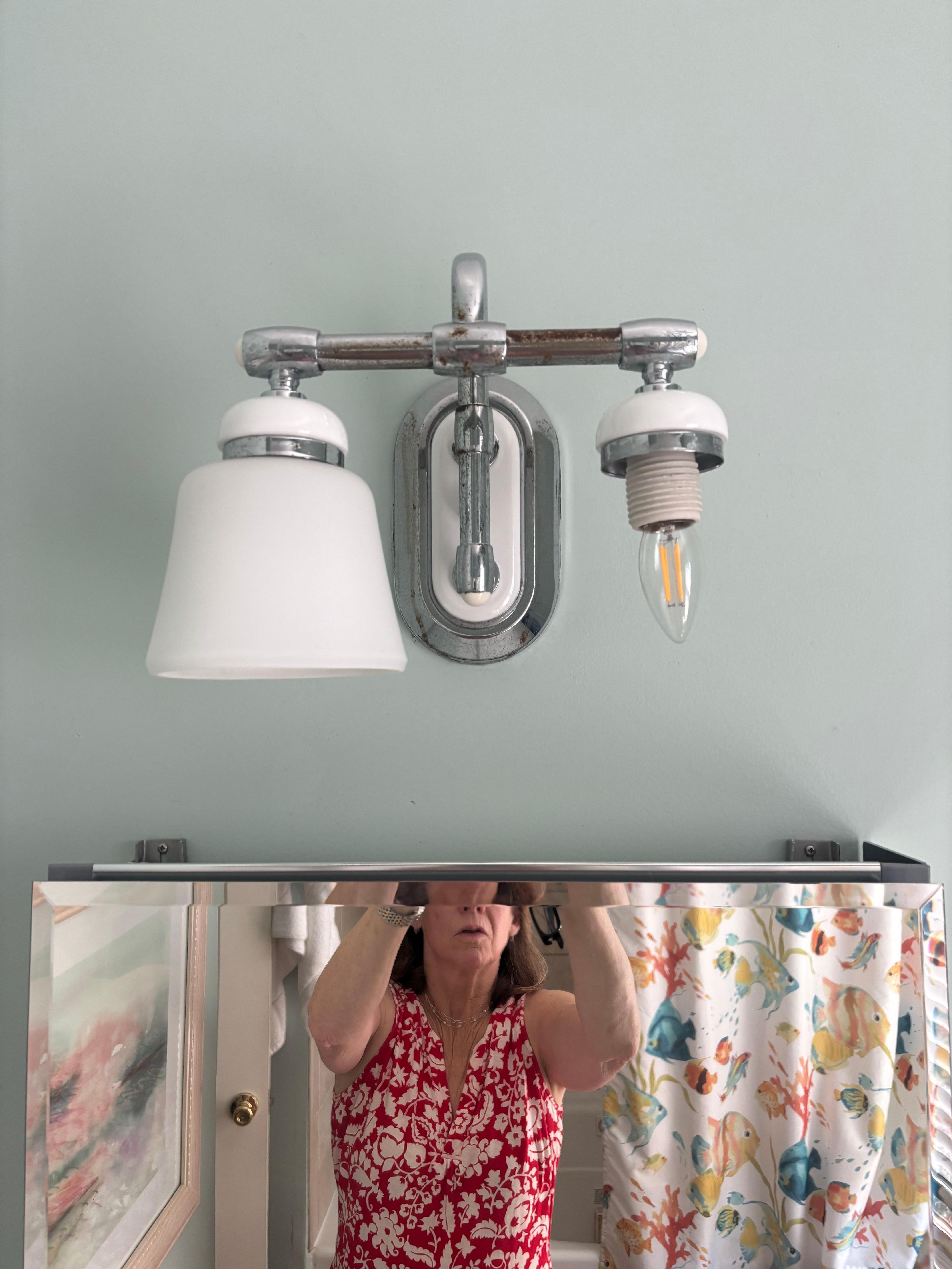 Bathroom
Light fixture cover missing