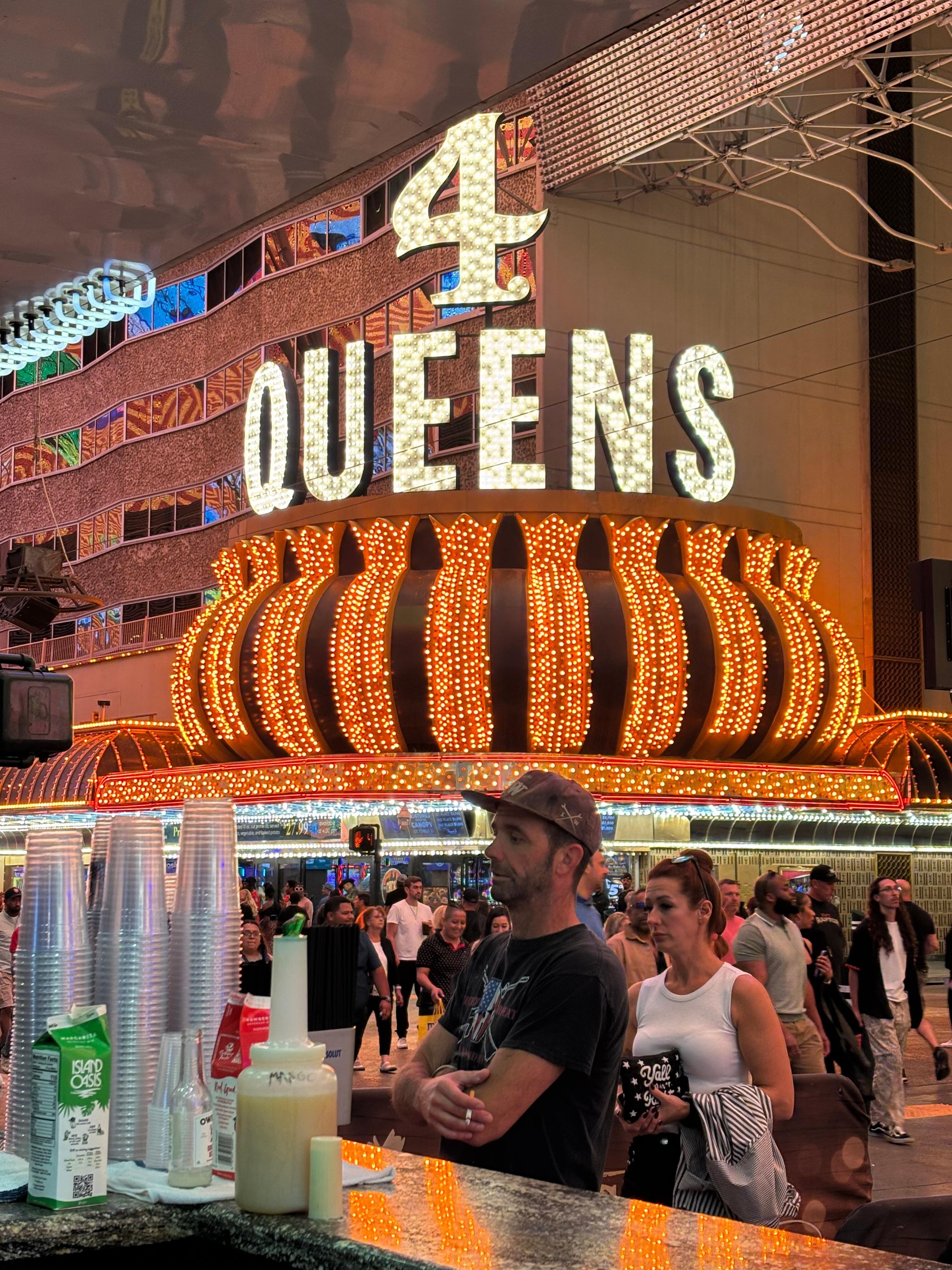 Amazing iconic sign. Love seeing it every time we stay at the 4 Queens!!!!