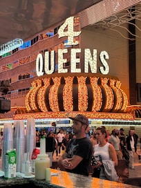 Amazing iconic sign. Love seeing it every time we stay at the 4 Queens!!!!