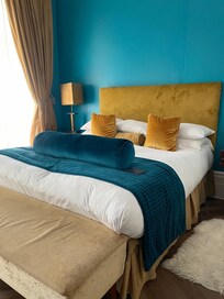 King size bed