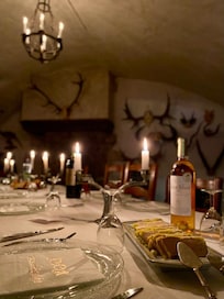 Souper fin dans la salle des gardes