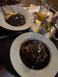 Darkeys . Irish stew, bangers and mash!
