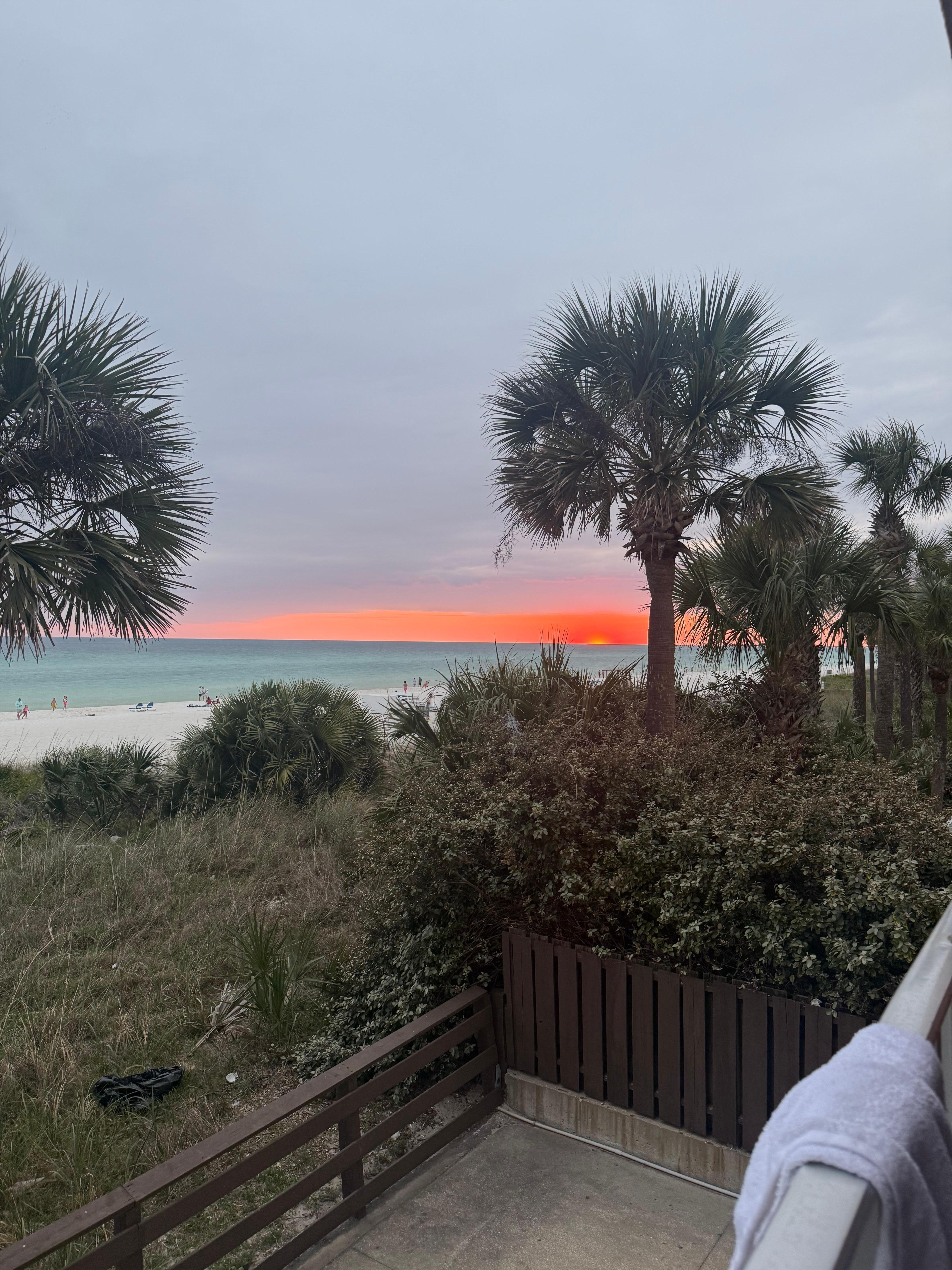 sunset! corner room 🥰