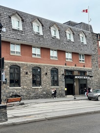 Hotel very conveniently located in middle of town center, and Right across from Starbucks