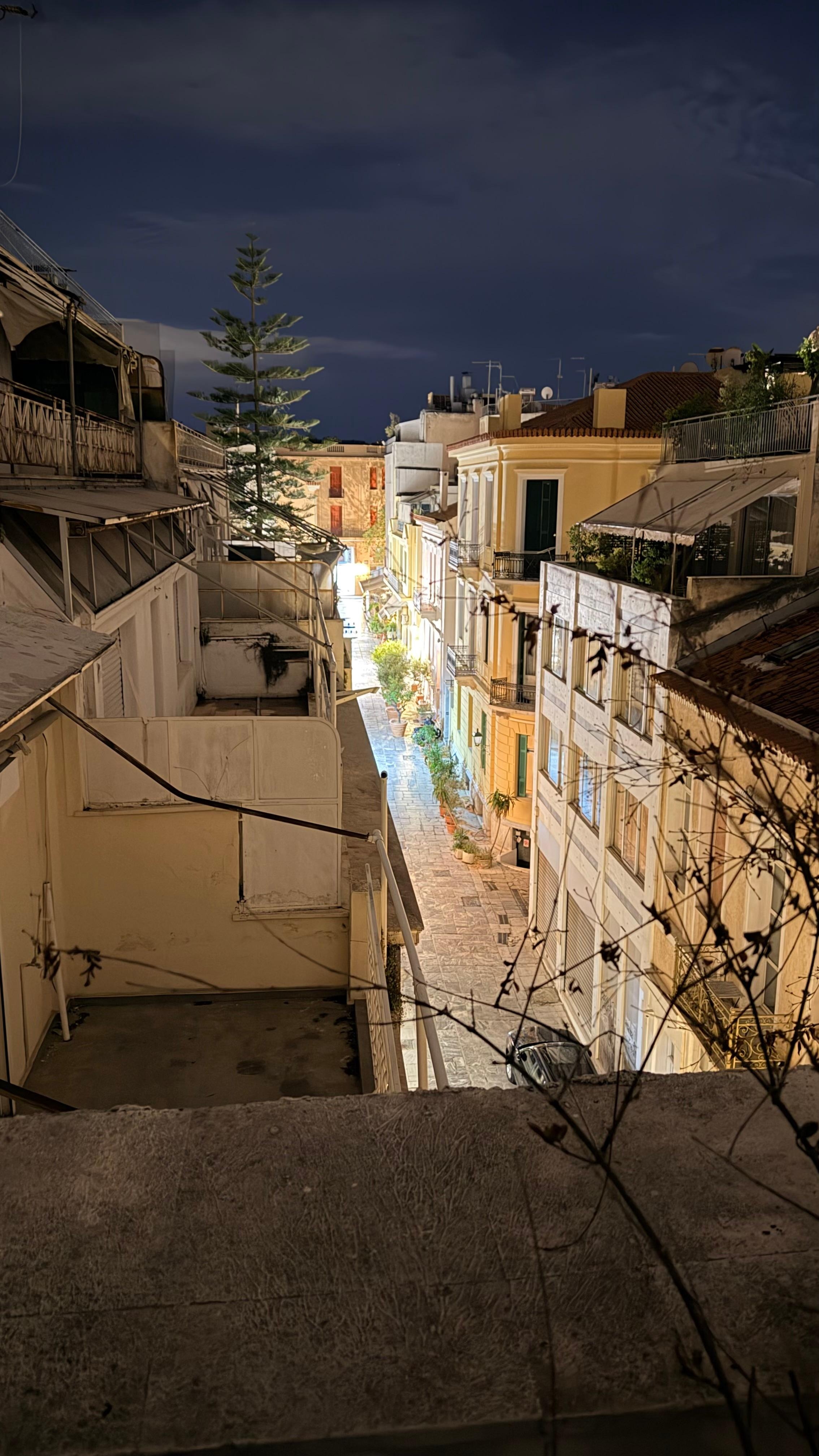 View of the street from the terrace on the 3rd floor 