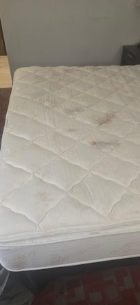 When I asked for clean sheets I was told there was no house keeping staff. So I had to change the sheets myself and this was the condition of the mattress