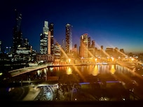 夜は対岸のファイヤーボールが楽しめます!