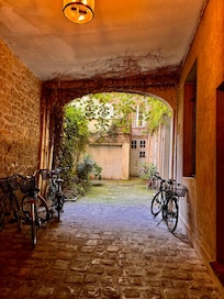 The building courtyard