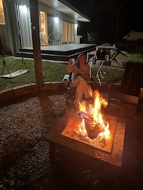 Good times great fire pit with swings with the river flowing through excellent Riverview