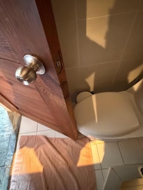 fondo de la cama tenia telaraña