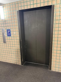 Dorm style elevator