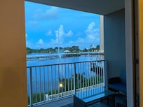 Lake fountain show at 7:45-8pm