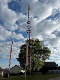 Wasserzell
Maypole