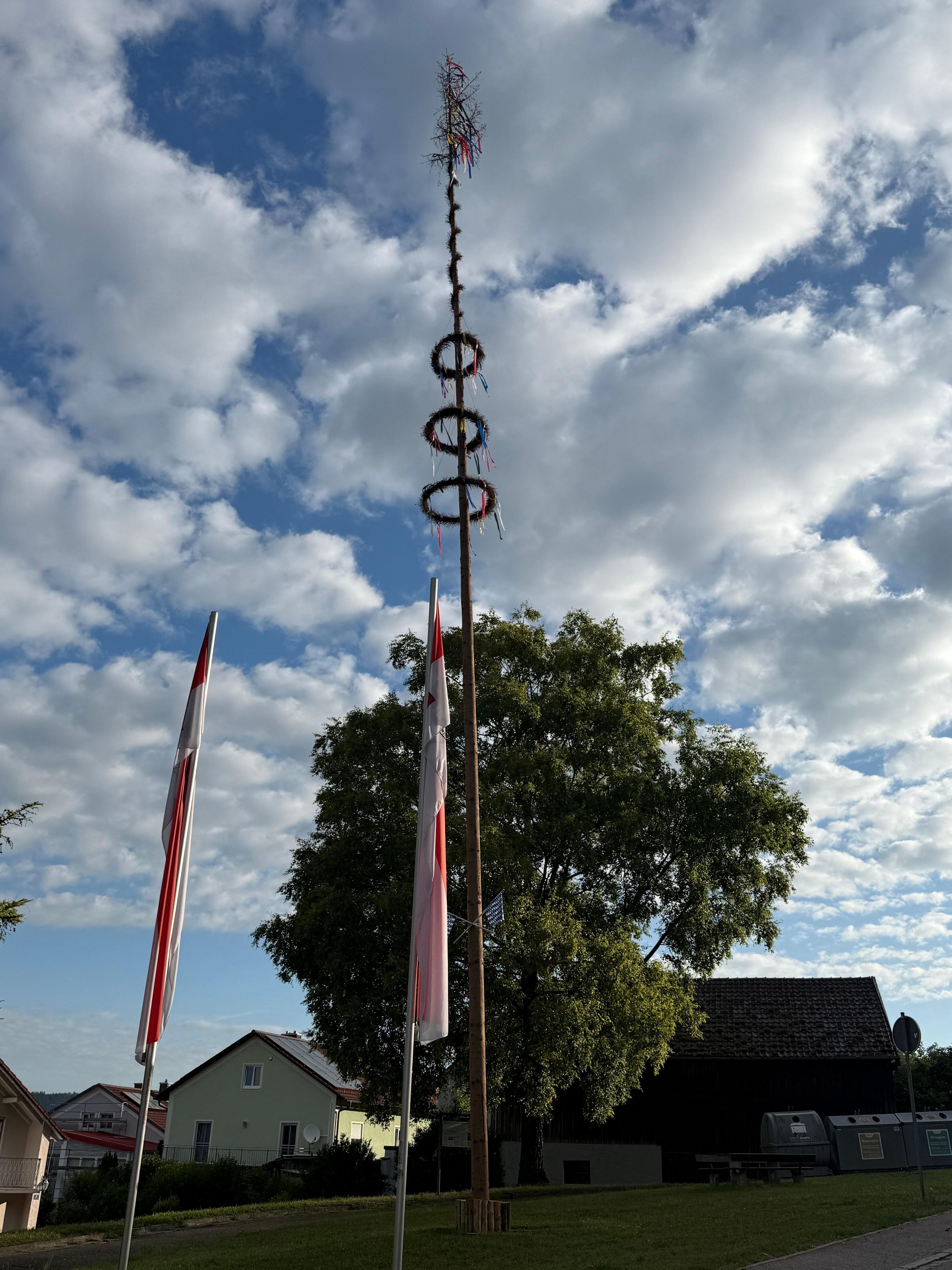 Wasserzell 
Maypole