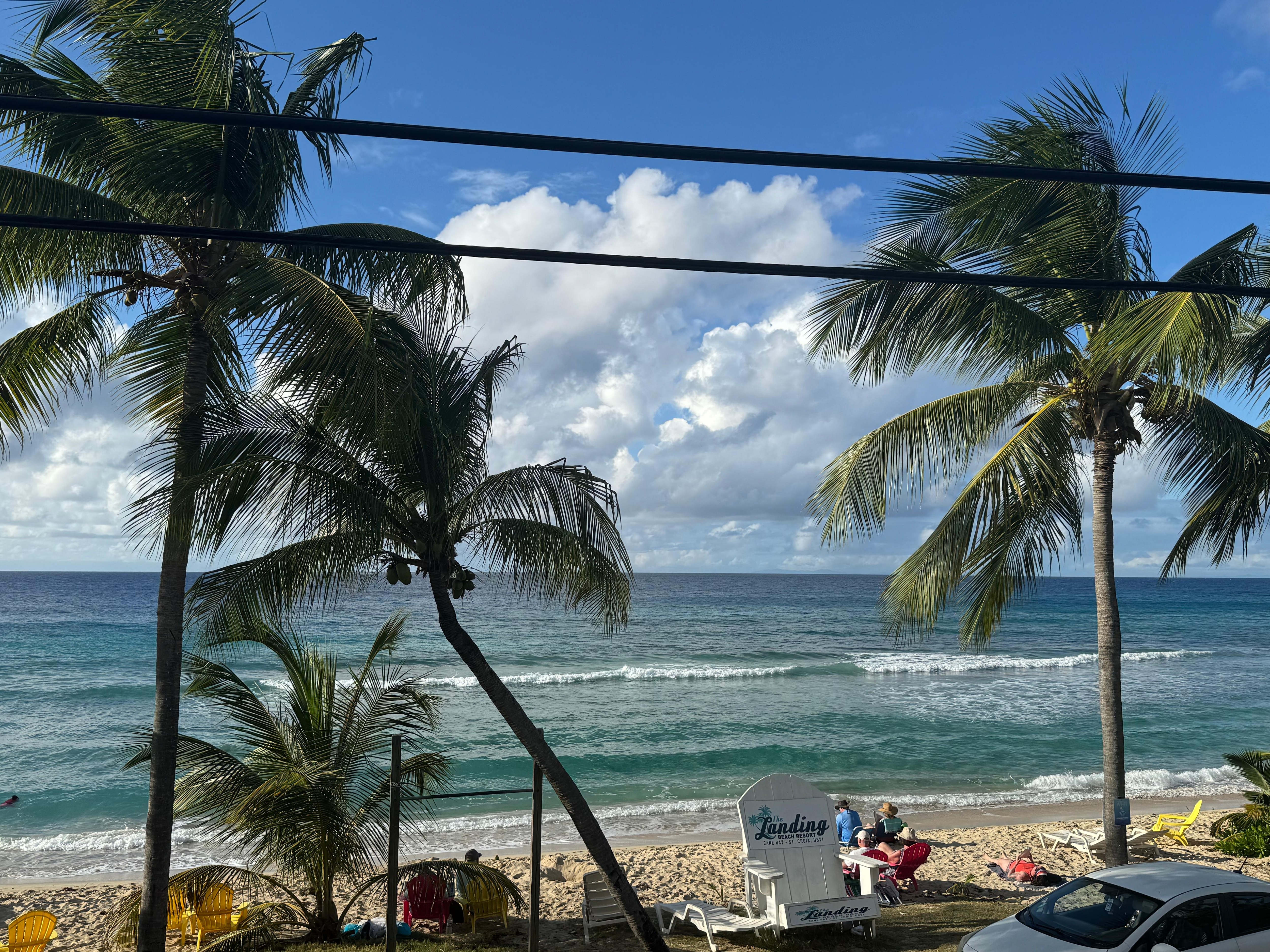 1 minute walk to ThIS beautiful beach! 