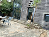 Löwe bewacht das Haus