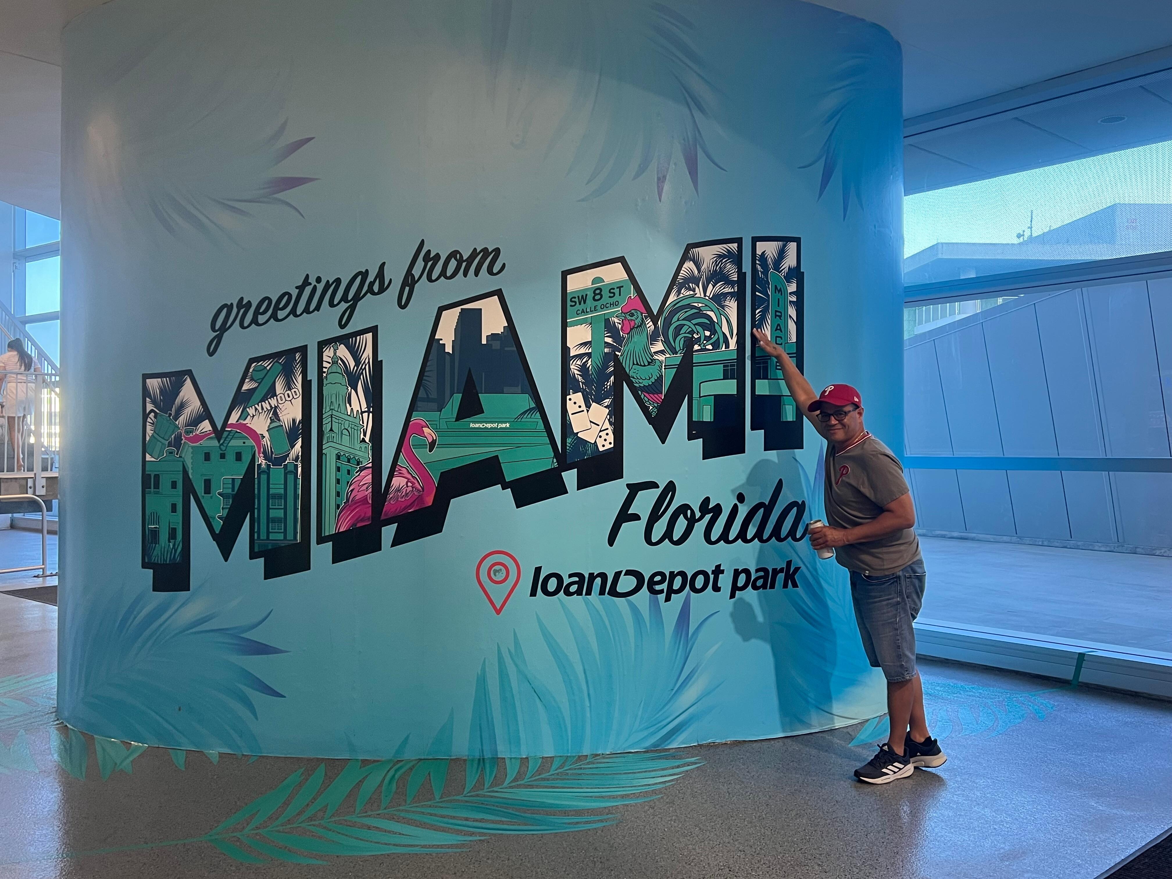 In Miami to see the Phillies beat the Marlins.⚾️
Go Birds!🦅 