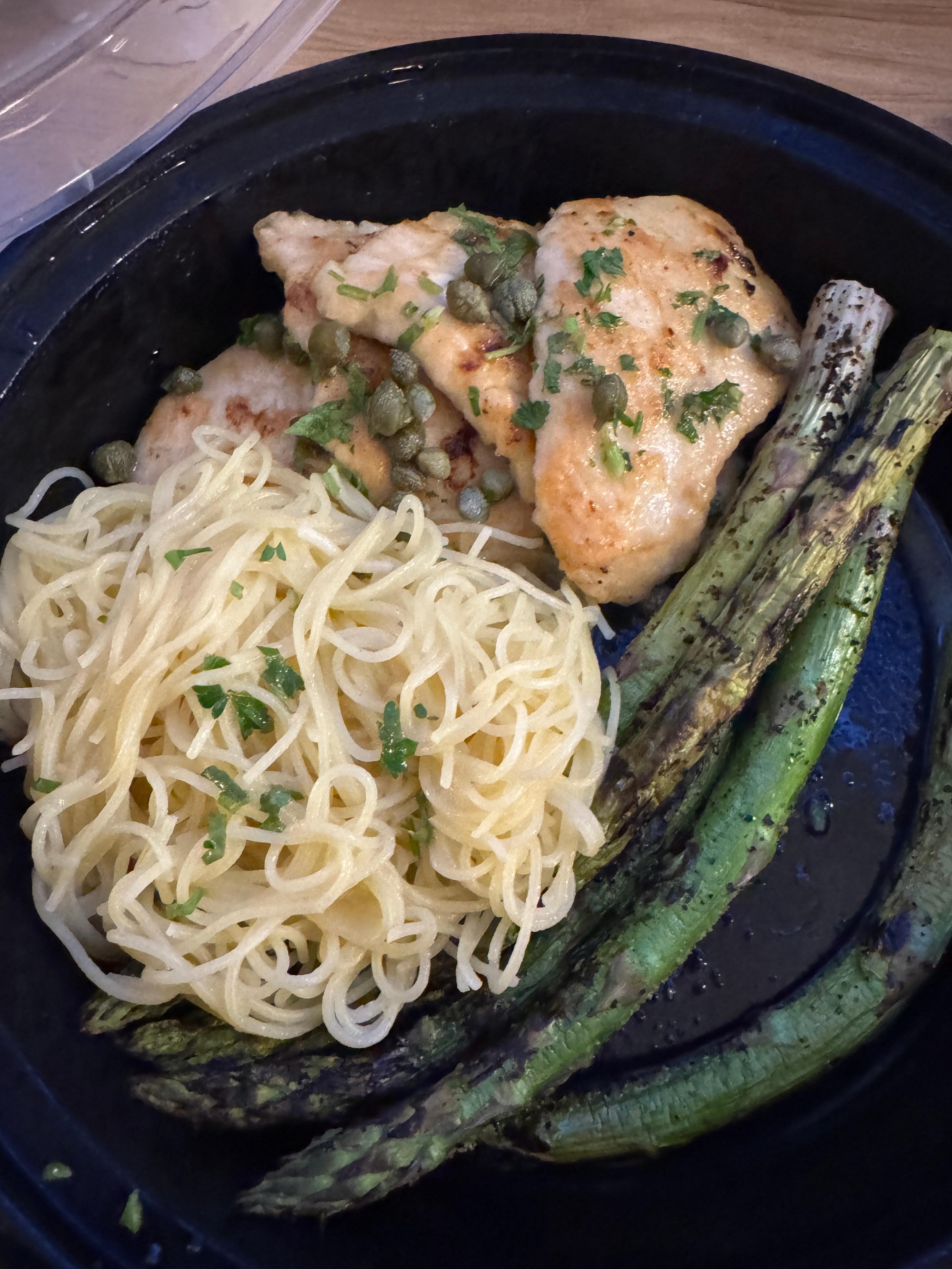 I got a delicious dinner from the restaurant downstairs 