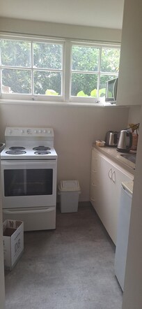 A really good kitchen with lots of room
