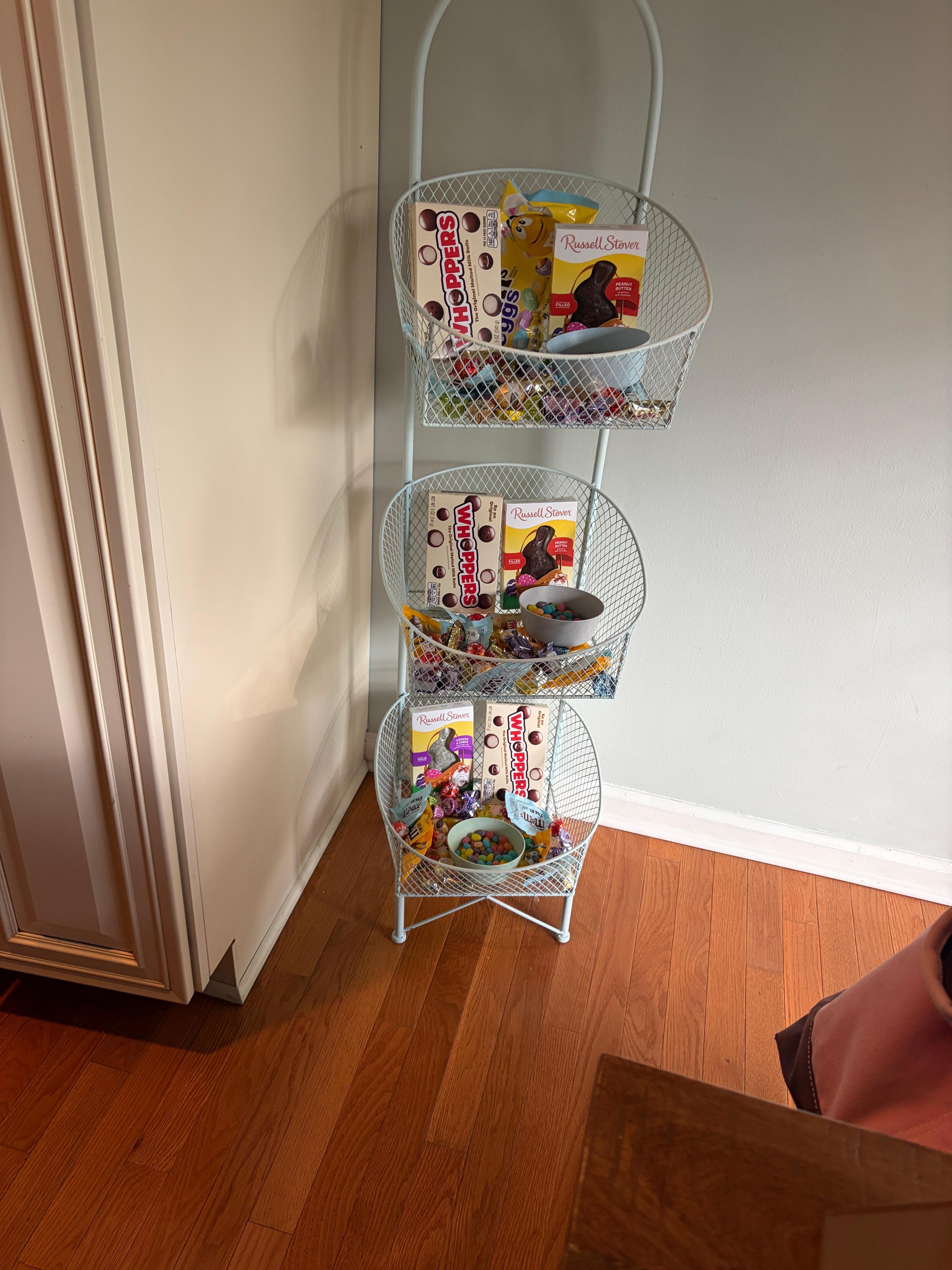 They even had this little thing here and since I forgot the baskets I turned this into the Easter basket for the 3 grown boys 