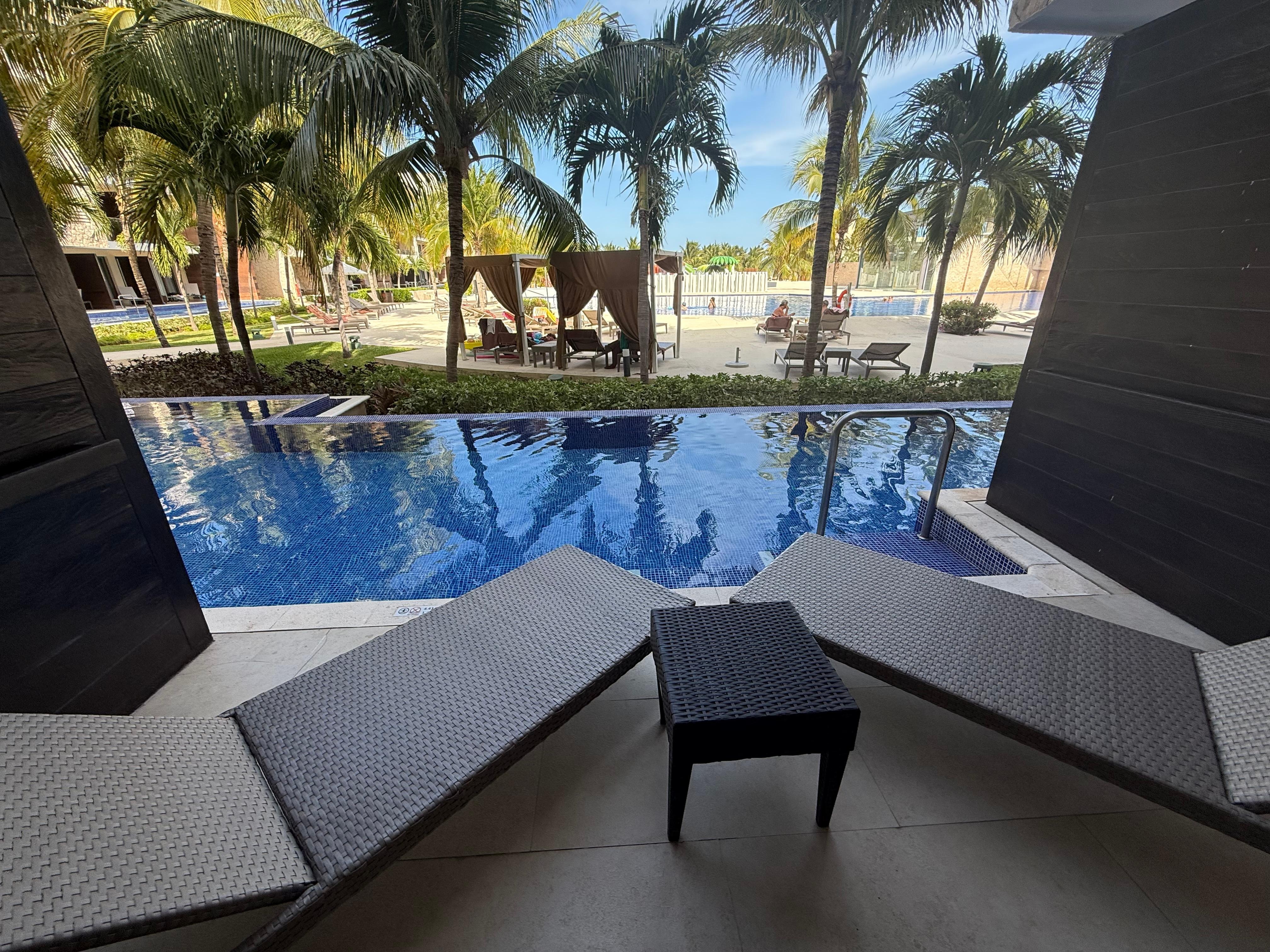 Swim out pool