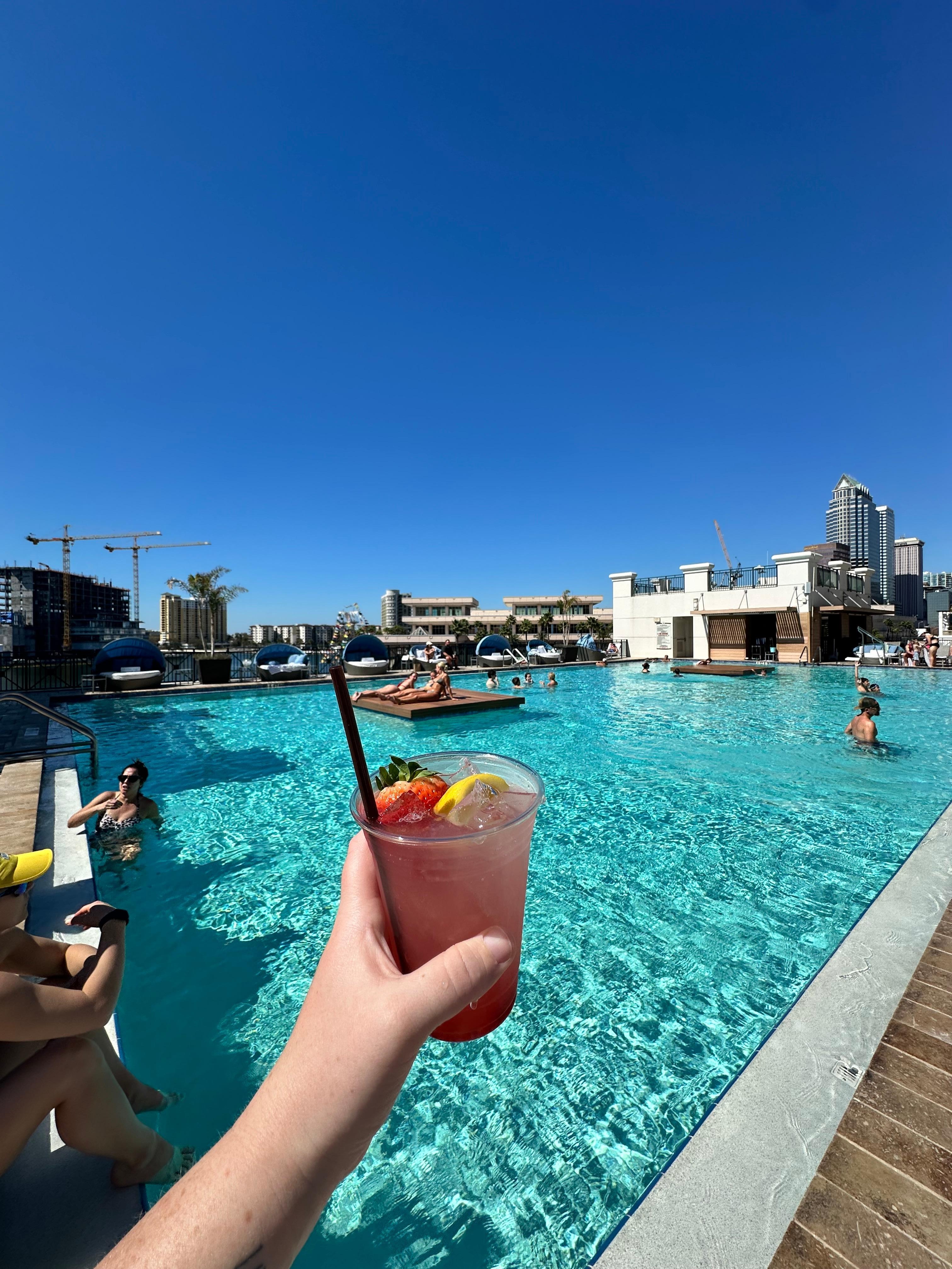 Get the TTYL at the pool bar. Delicious! 