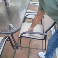 Chair torn does not reflect advertisement pics.