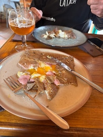 Nearby crepes