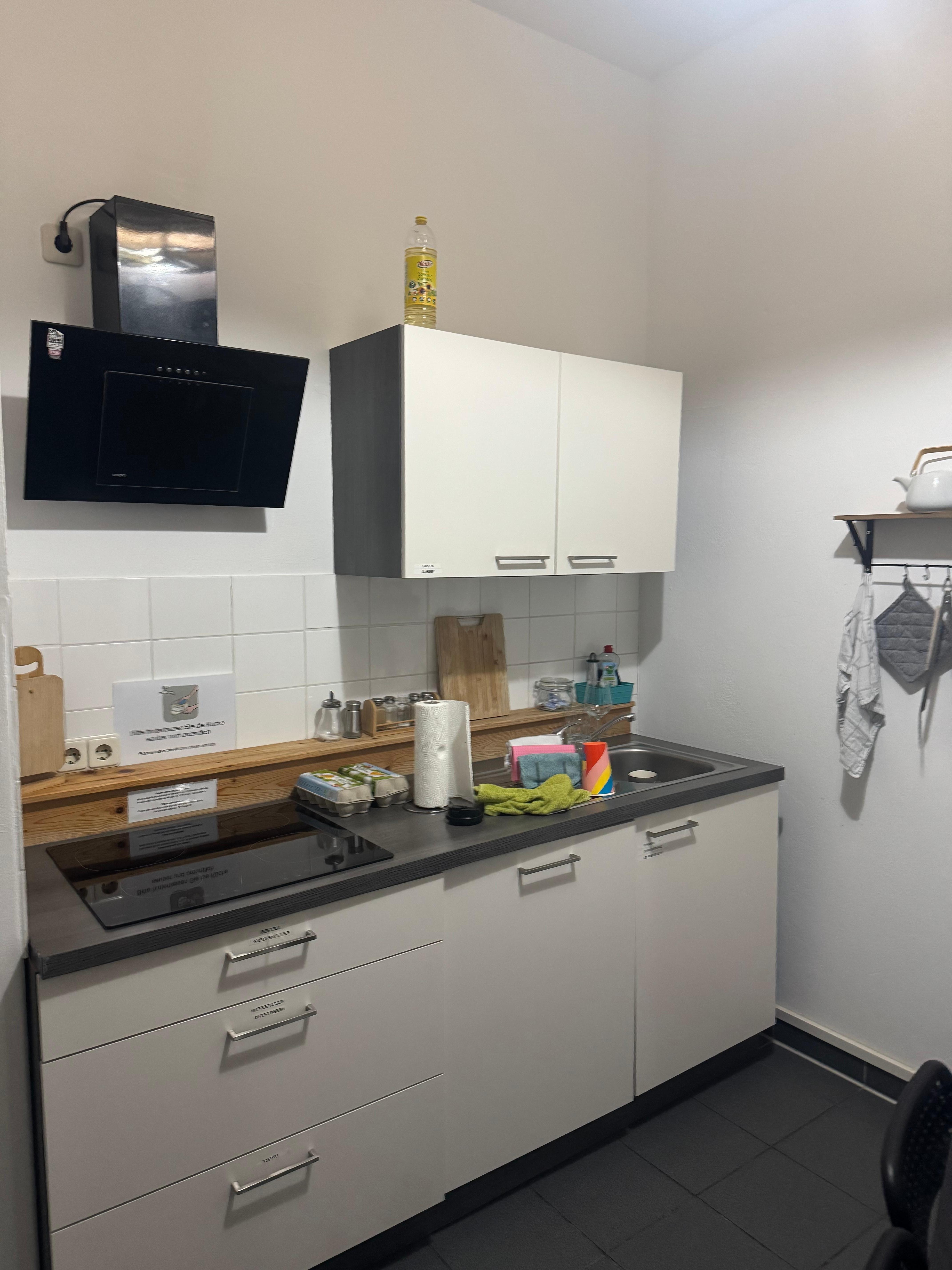 Tassen Besteck Teller usw sind sehr gut beschrieben 