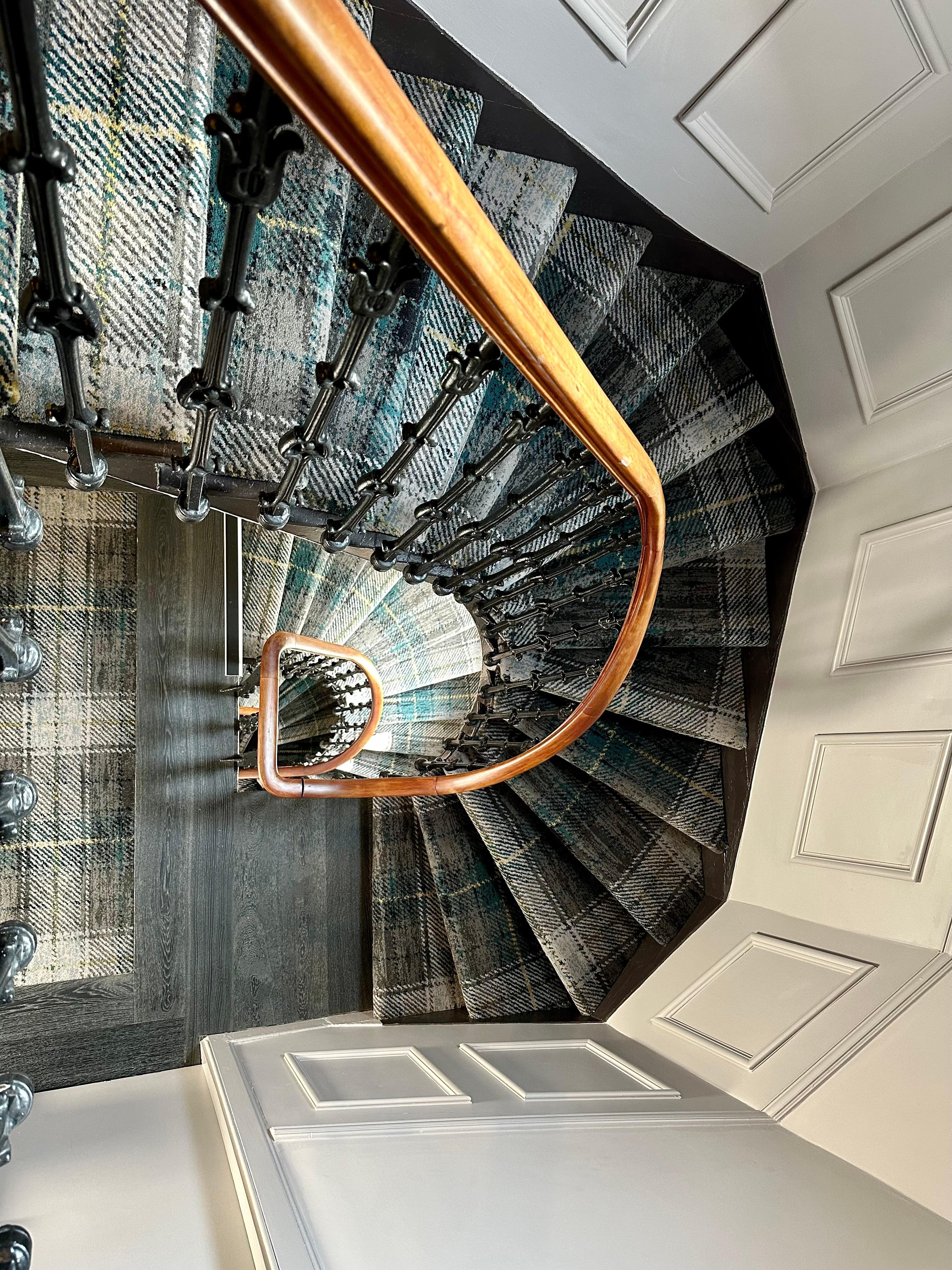 Challenge to get the luggage up the twisty stairs but loved the carpet and ambiance. 