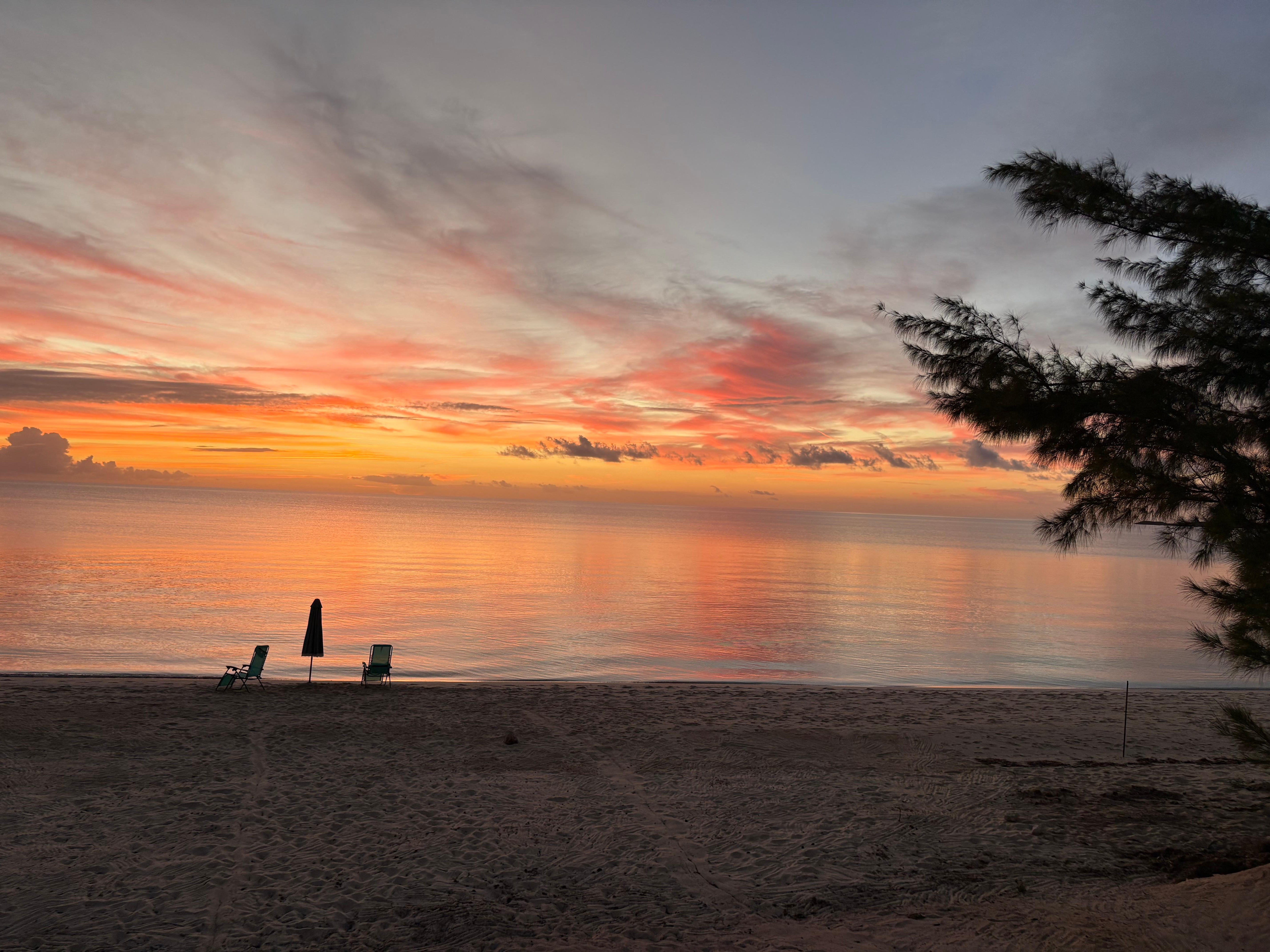 The house is very close to the water which is pristine and glass so that even small children can walk out into the water without getting mowed down by a wave as you can see it faces West so you get great sunsets