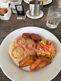Desayuno dominicano. Exquisito.