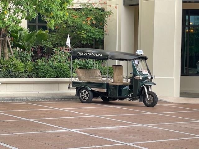 provision of tuk tuk service to Icon Siam