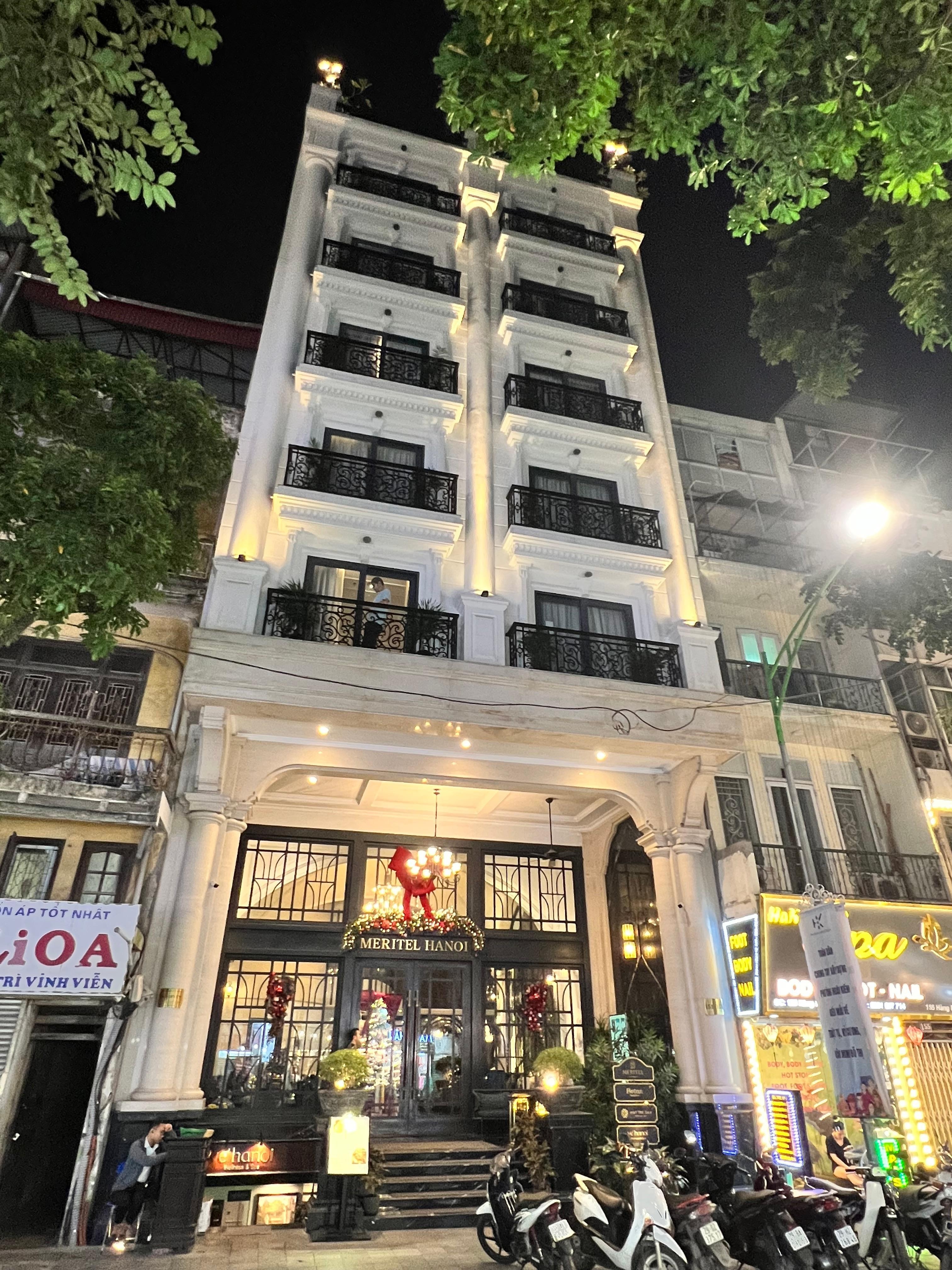 Exterior view at night 