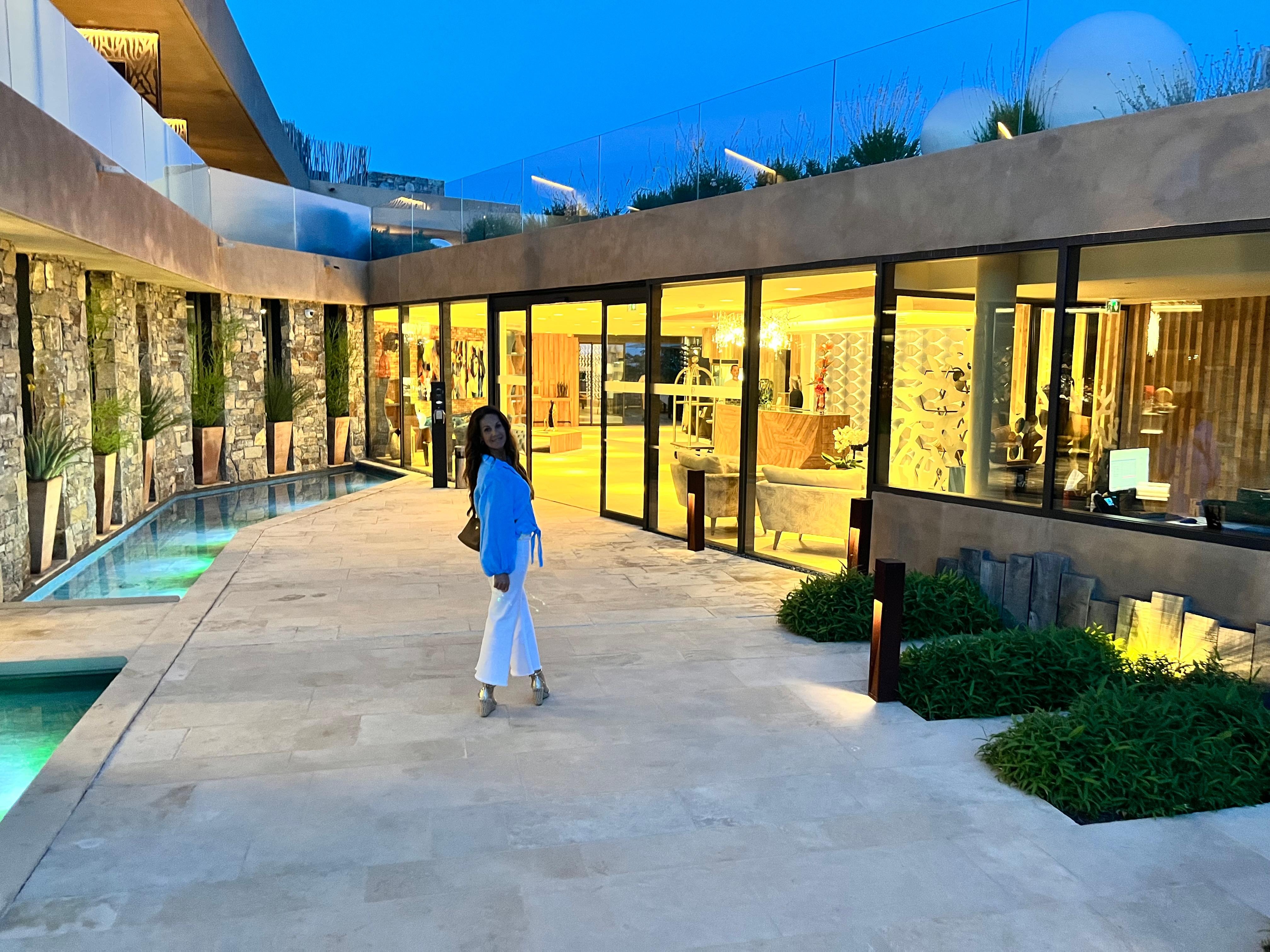 Approaching the lobby