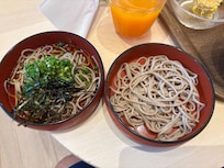 朝からおそばはおかわりオッケーです。
