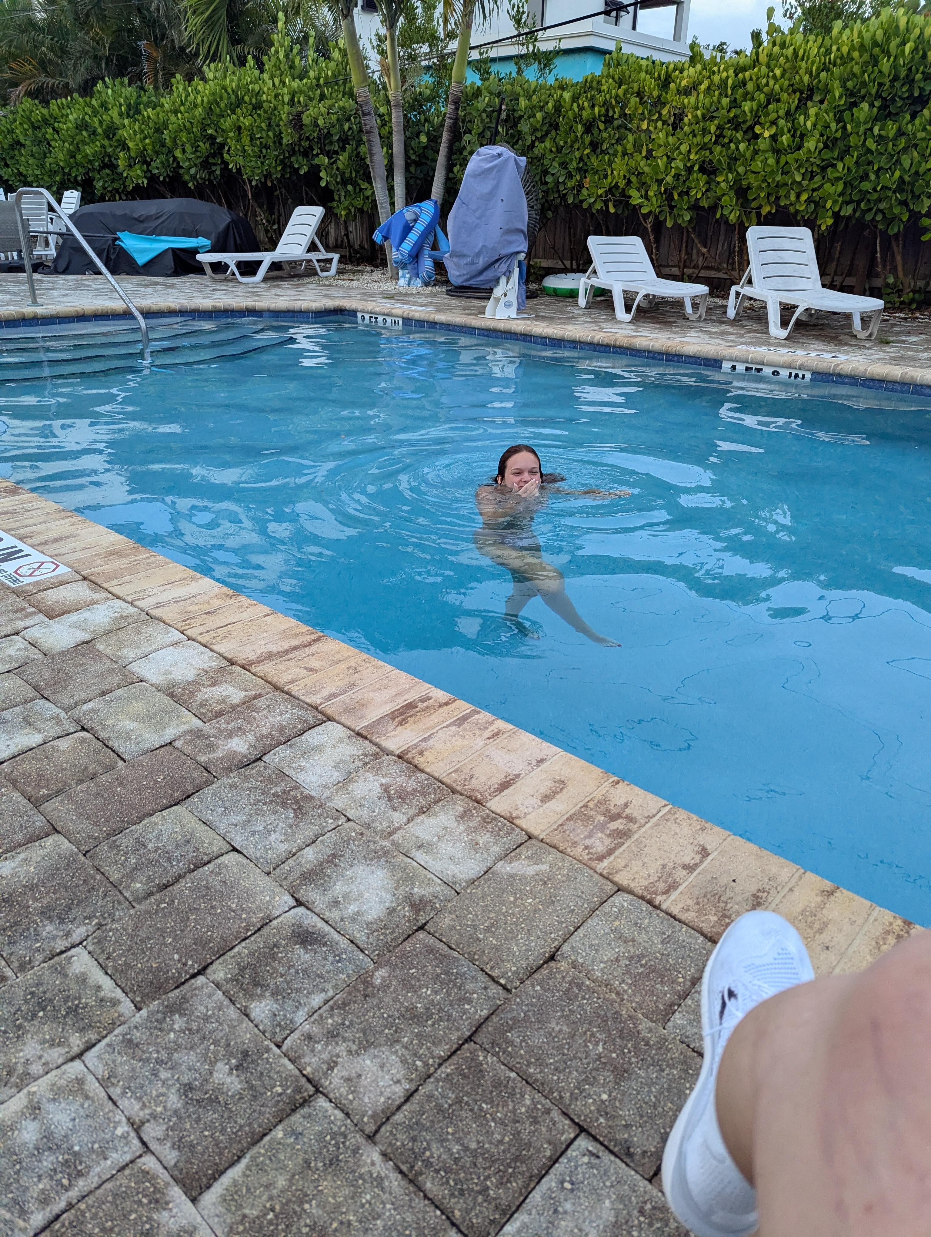 Maddie enjoying the pool, 💙
